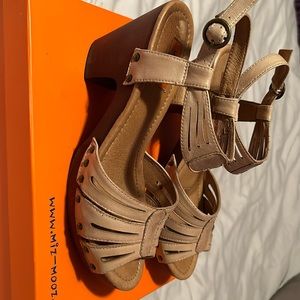 Mix Mooz sandals Size 9. 3” heel. Tan color. New without tags.